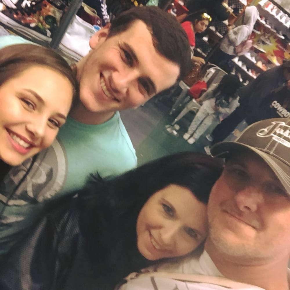 Meet your Posher, Lee